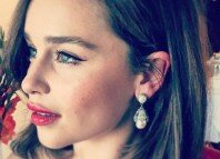 Film Terminator Genisys: Dandan Baru “Emilia Clarke” Pemeran Sarah Connor Emilia Clarke Tampil Beda Di Premiere Terminator Genisys